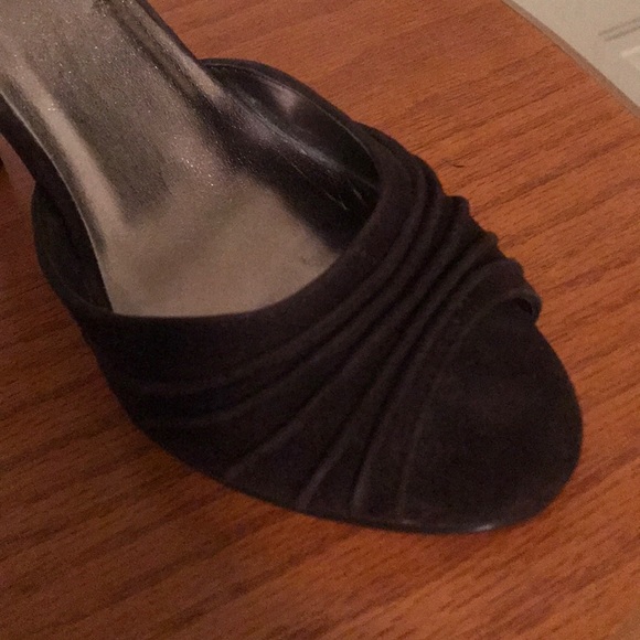 Shoes - Picture 2 of 5